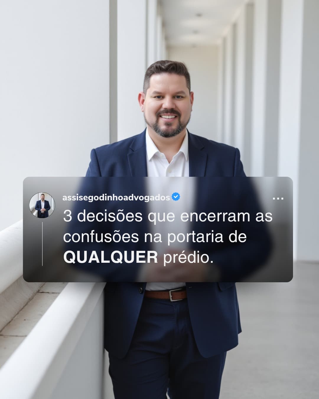 Portaria em paz não é sorte, é um processo de decisões bem tomadas. Quando o fluxo está escrito, some o improviso e as confusões. Regras claras no RI (entregas, prestadores, cadastro e elevador de serviço). Checklist simples de acesso (entrada, saída e ocorrências — nada de “memória do porteiro”). Comunicação padronizada (texto único para advertência e ocorrência). Registro básico e guarda de logs (quem entrou, por quê e por quanto tempo). Briefing rápido com a equipe para todo mundo jogar o mesmo jogo. Resultado: menos ruído no grupo, decisões respeitadas e rotina previsível. Curtiu esse tipo de orientação? Siga o perfil para mais procedimentos práticos que salvam o dia a dia do condomínio.
